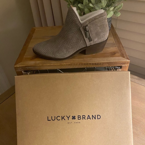 Lucky Brand Suede Leather Low Cut Titanium Fhuna Boots 6 NEW - Picture 4 of 4